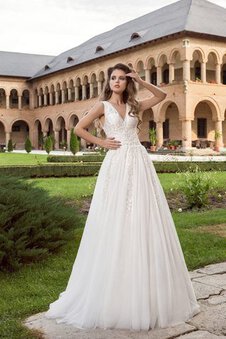 Robe de mariée en tulle avec sans manches decoration en fleur jusqu'au sol de traîne moyenne