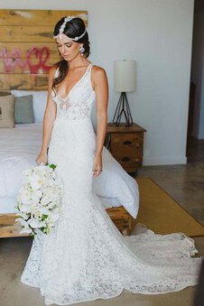 Robe de mariée attirent plissé dos nu en dentelle avec sans manches