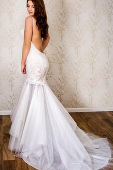 Robe de mariée attirent en tulle avec décoration dentelle de col en cœur de sirène