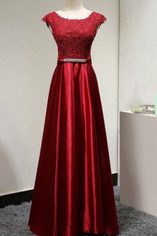 Robe demoiselle d'honneur romantique avec manche courte en satin ceinture avec nœud