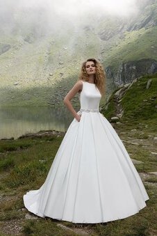 Robe de mariée classique avec cristal en satin jusqu'au sol manche nulle