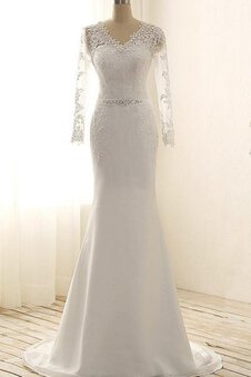 Robe de mariée modeste en satin v encolure avec décoration dentelle de traîne courte