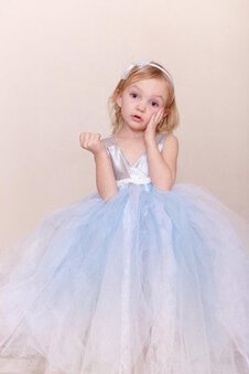 Robe cortège fille ceinture v encolure avec ruban avec gradins en tulle