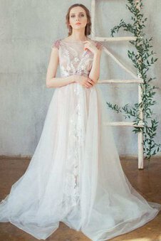 Robe de mariée col en bateau broder avec perle boutonné avec manche épeules enveloppants