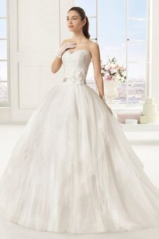 Robe de mariée sage officiel avec décoration dentelle en salle fermeutre eclair