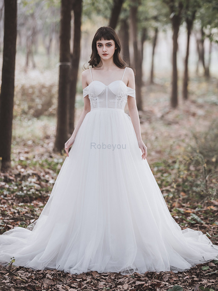 Robe de mariée au jardin chaming ligne a solennelle romantique