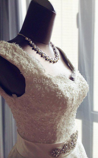 Robe de mariée nature luxueux facile en dentelle de col en v