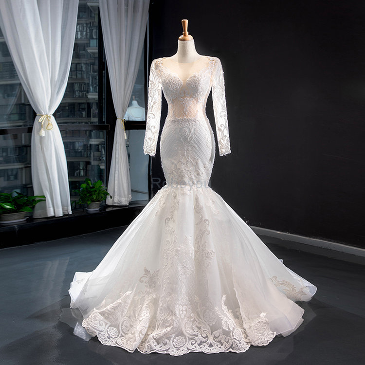 Robe de mariée onirique avec manche longue formelle naturel delicat