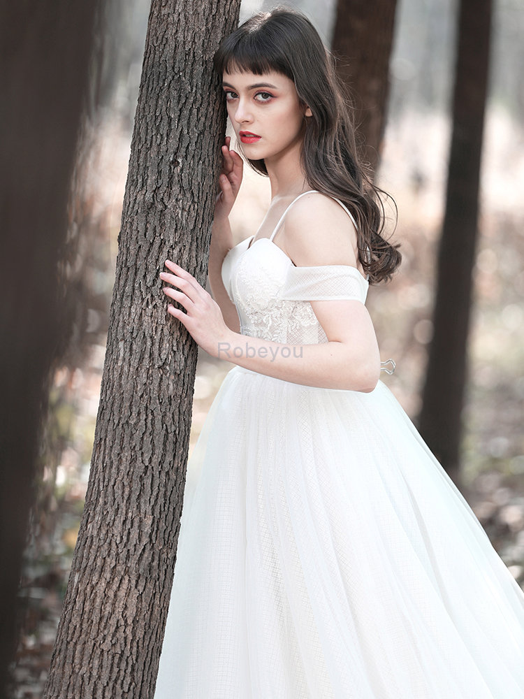 Robe de mariée au jardin chaming ligne a solennelle romantique