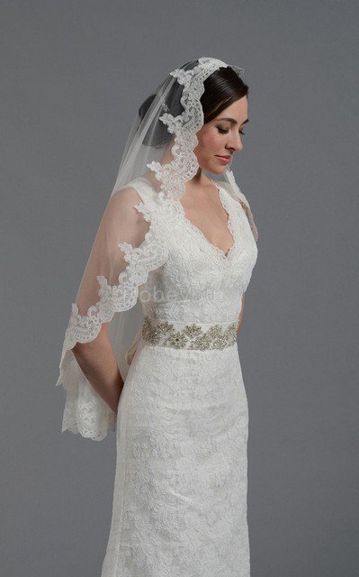 Robe de mariée distinguee naturel avec zip manche nulle en dentelle