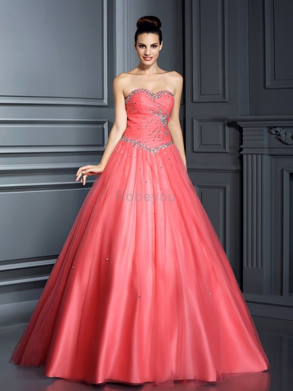 Robe de quinceanera longue avec lacets manche nulle de col en cœur jusqu'au sol