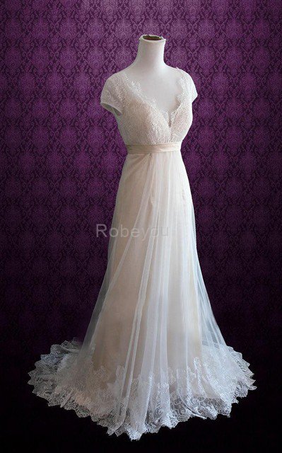 Robe de mariée vintage avec manche courte de traîne courte avec nœud col en v foncé