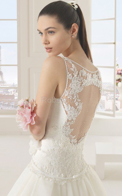 Robe de mariée exclusif de traîne courte avec fleurs avec mousseline de mode de bal