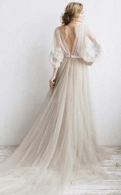Robe de mariée a-ligne avec manche longue decoration en fleur v col profonde textile en tulle