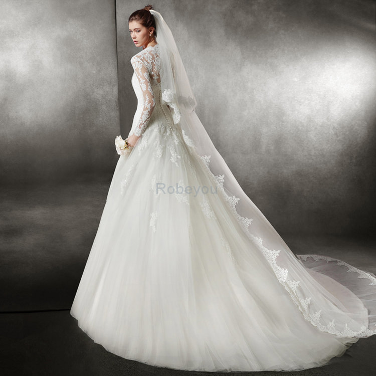 Robe de mariée noble elegante exclusif romantique distinguee