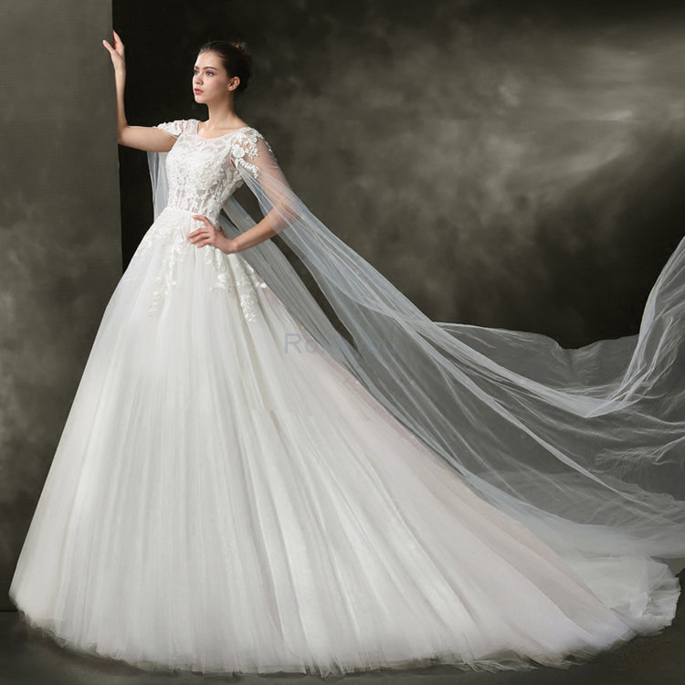 Robe de mariée élégant salle interne luxueux modeste exclusif