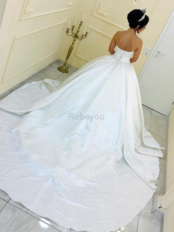 Robe de mariée en satin avec sans manches avec ruban populaire naturel