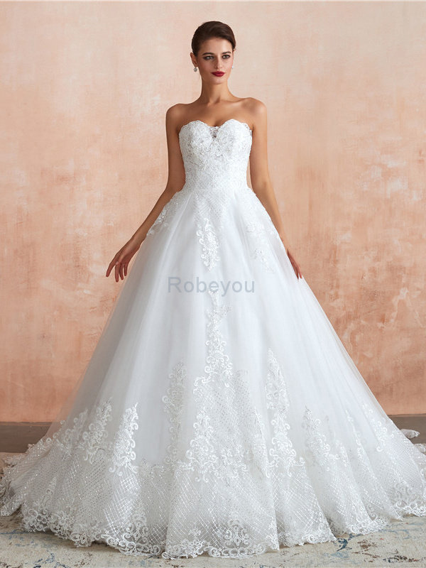 Robe de mariée captivant avec décoration dentelle avec zip attirent formelle