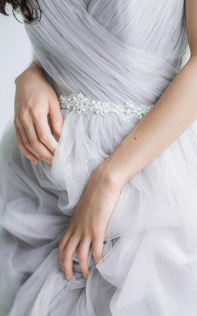 Robe de mariée de traîne courte textile en tulle ligne a avec zip avec perle