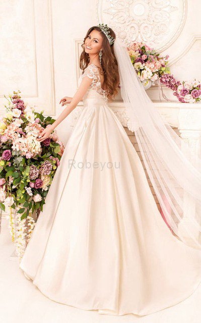 Robe de mariée modeste jusqu'au sol en satin encolure ronde avec manche courte