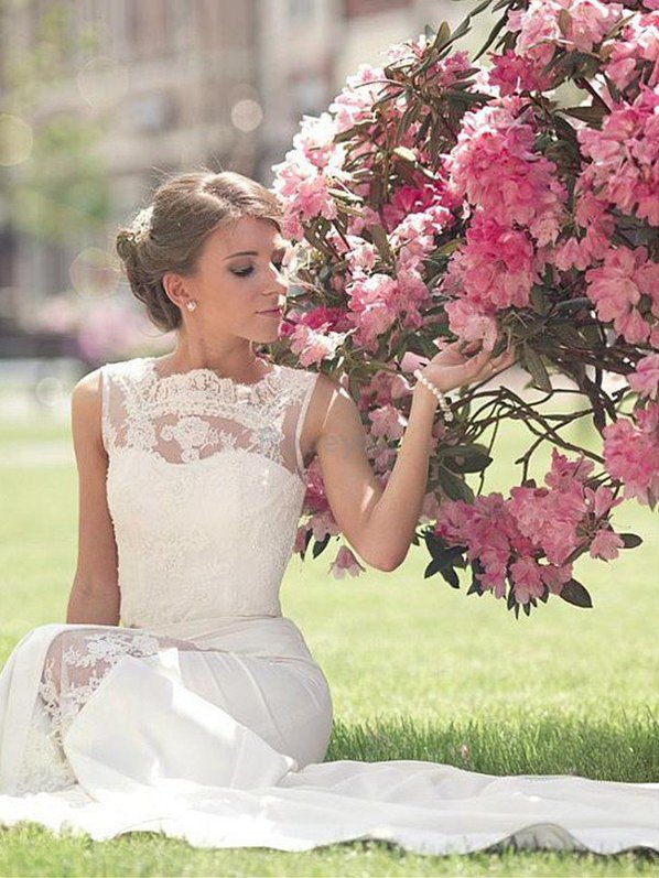 Robe de mariée avec sans manches jusqu'au sol parfait de princesse naturel