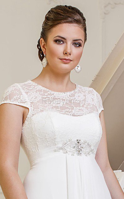 Robe de mariée avec manche épeules enveloppants avec chiffon avec perle a-ligne cordon