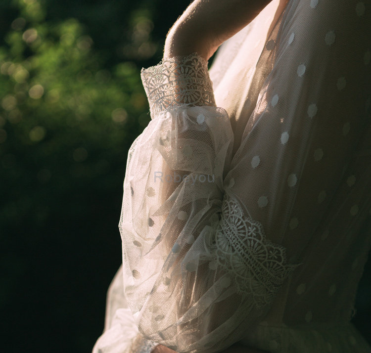 Robe de mariée col ras du cou bucolique mignonne formelle longue
