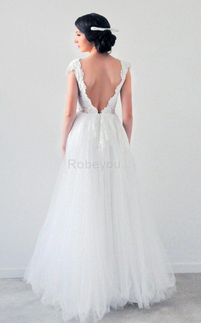 Robe de mariée romantique festonné plissé delicat v col profonde