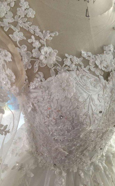 Robe de mariée sobre eclaté elégant en organza decoration en fleur