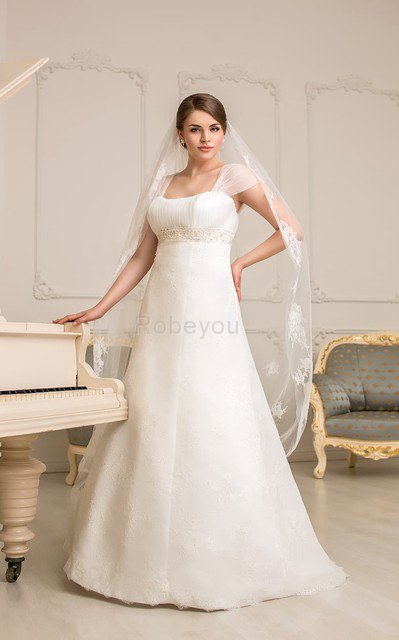 Robe de mariée en grandes tailles avec manche courte avec perle encolure en carré ruché