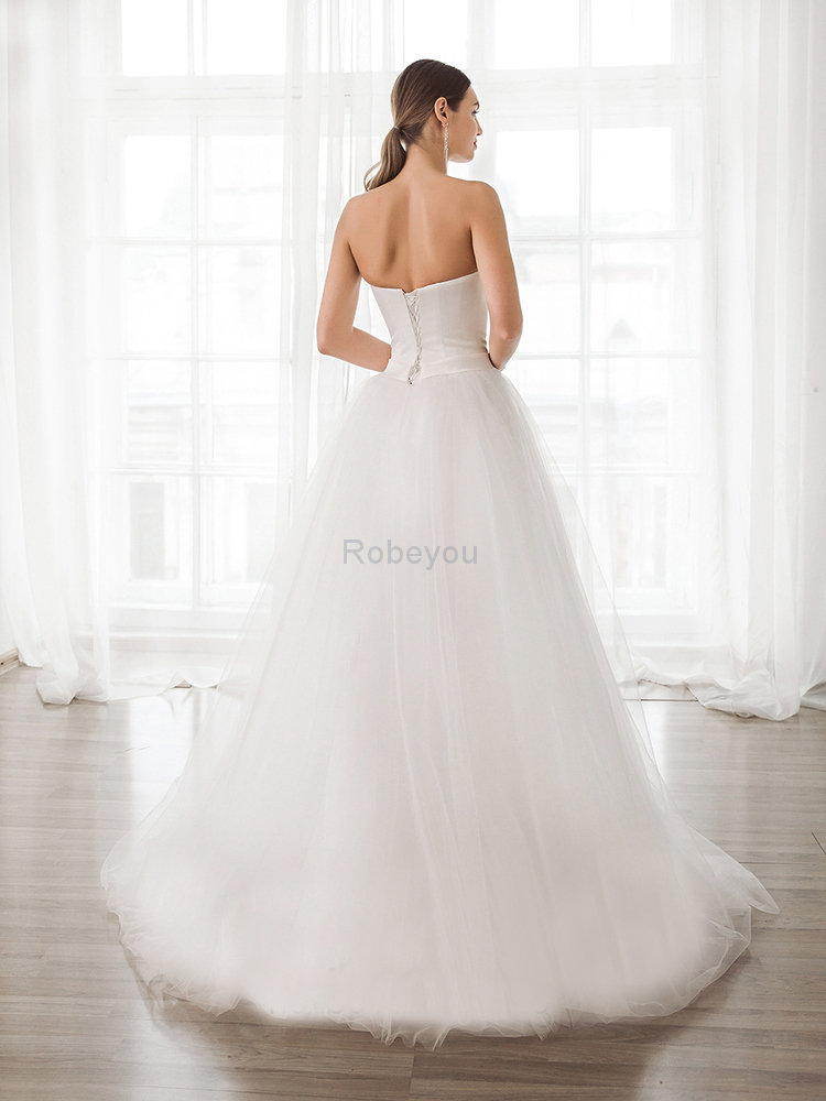 Robe de mariée col en forme de cœur avant-gardiste naturel sage solennel