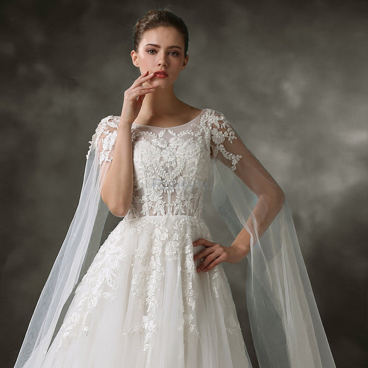 Robe de mariée élégant salle interne luxueux modeste exclusif